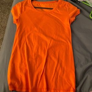 Tee shirt